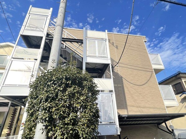 レオパレスTOKUの物件外観写真